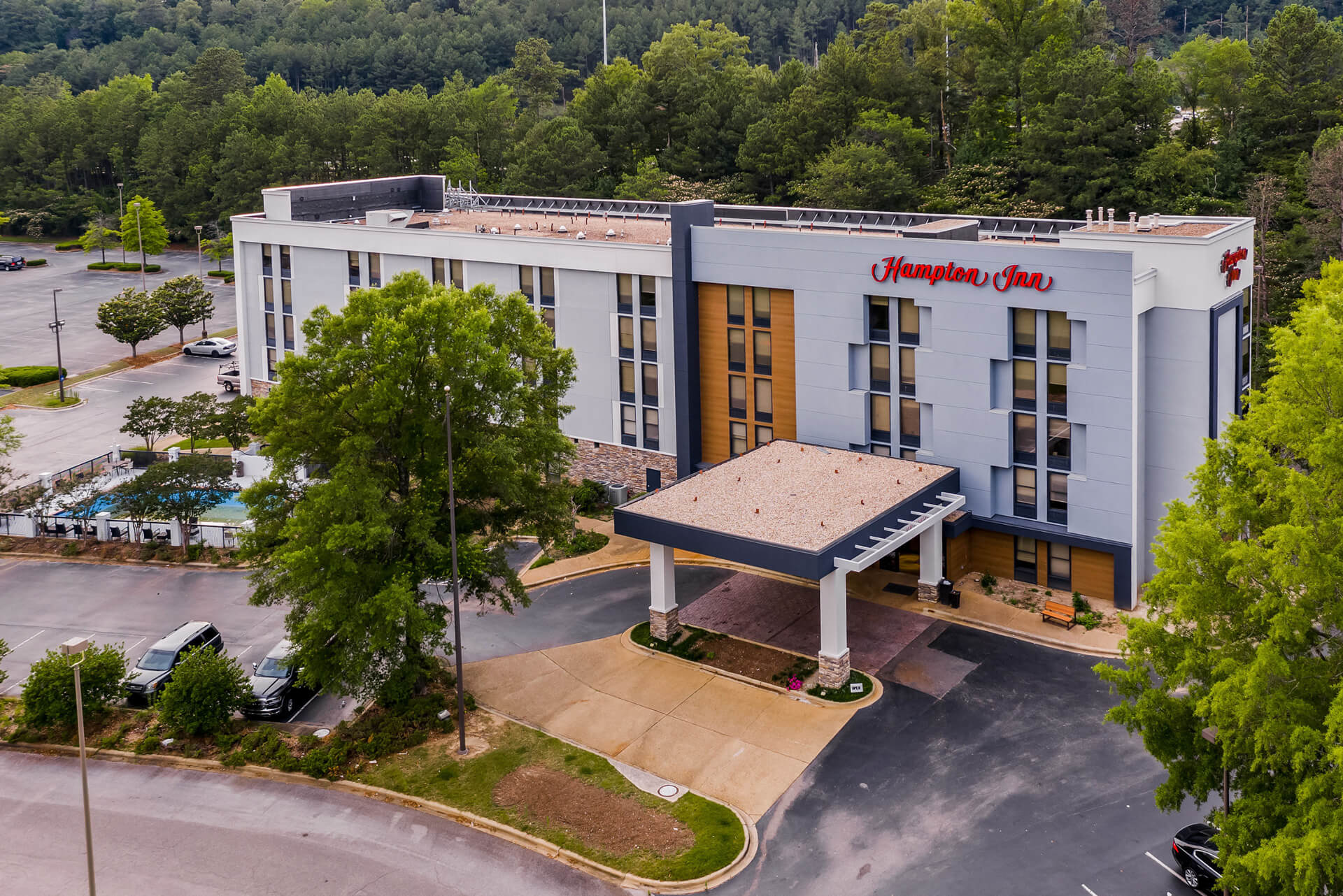 hotel painting signage installation