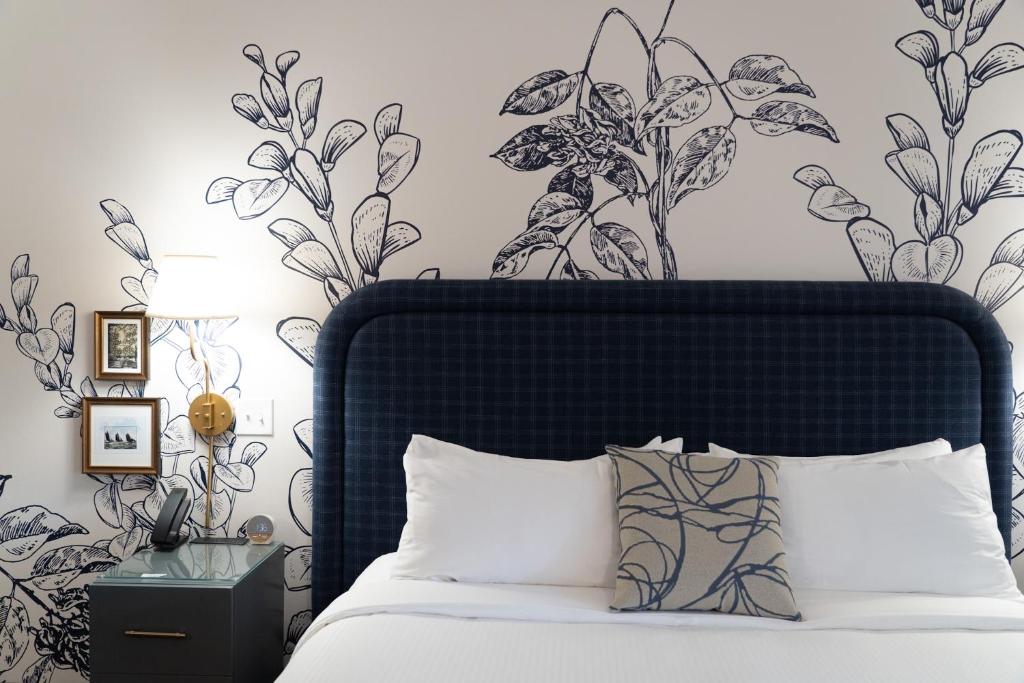 Mid-Century Modern Interiors